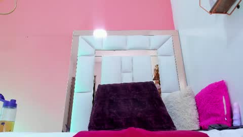 Snapshot of lia_antonella69 chatting on 07/16/26, 12:22 karol online show from 07/16/26, 12:22