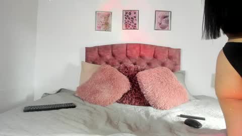 lia_blake7 online show from 05/18/26, 08:36