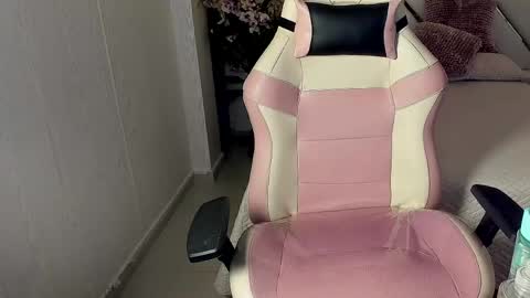 Lia  online show from 04/14/26, 12:11