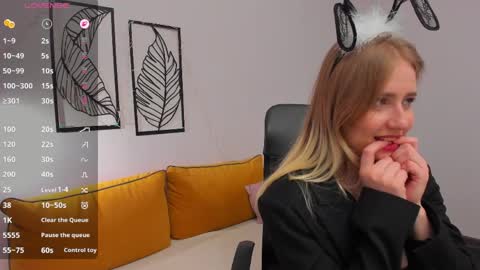 Lia online show from 04/30/26, 03:13