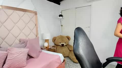 Lia  online show from 07/06/26, 02:08