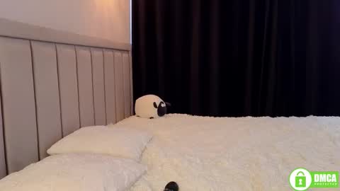 Lia  online show from 10/08/25, 10:13