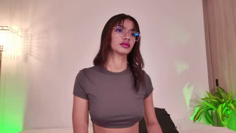 Lia online show from 05/02/26, 04:50