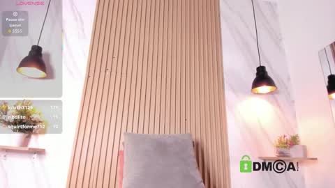 Snapshot of lia_harper_ chatting on 11/15/25, 08:33 lia_harper_ online show from 11/15/25, 08:33