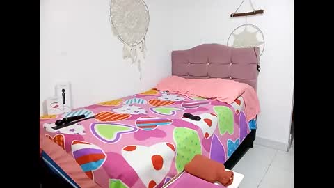 Lia online show from 04/15/26, 04:30