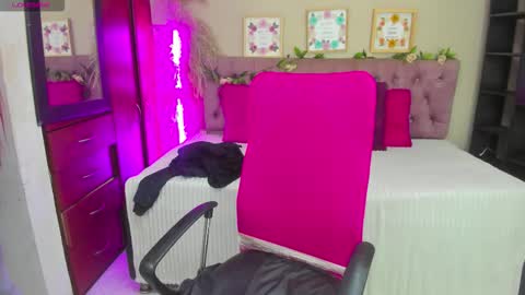 lia online show from 11/20/25, 08:30