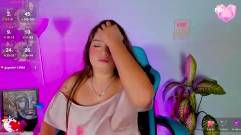 Snapshot of lia_little18 chatting on 09/23/25, 05:10 lia_little18 online show from 09/23/25, 05:10