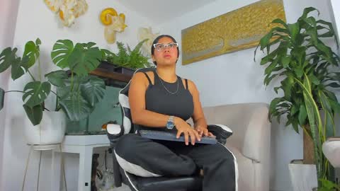 lia_lovelly online show from 04/06/26, 08:10