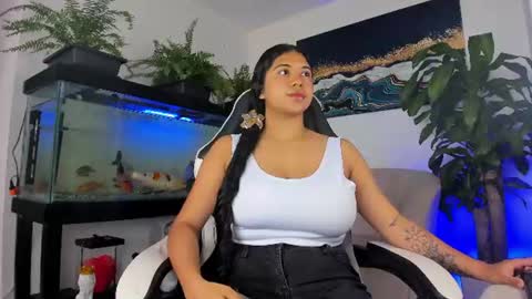 Snapshot of lia_lovelly chatting on 06/15/26, 07:05 lia_lovelly online show from 06/15/26, 07:05