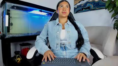 Snapshot of lia_lovelly chatting on 07/19/26, 11:19 lia_lovelly online show from 07/19/26, 11:19