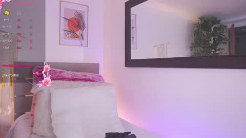 Snapshot of lia_mackenzie chatting on 07/02/26, 01:17 liaa online show from 07/02/26, 01:17
