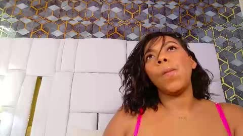 lia_mariana online show from 10/26/25, 01:33