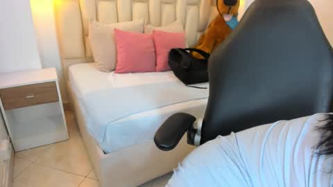 lia_mariana online show from 01/07/26, 05:15