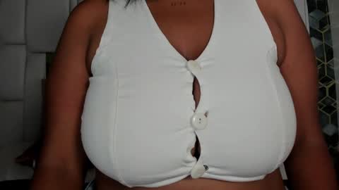 lia_mariana online show from 05/31/26, 03:08