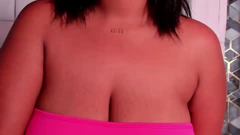 Snapshot of lia_mariana chatting on 06/25/26, 03:50 lia_mariana online show from 06/25/26, 03:50