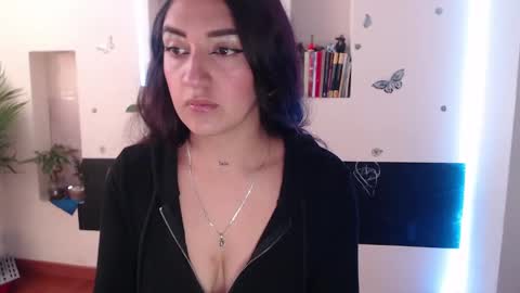 Lia Mitch online show from 12/10/24, 06:28