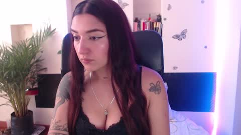 Lia Mitch online show from 03/05/25, 06:56