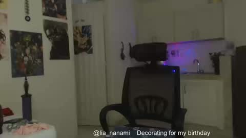 Lia  online show from 10/22/25, 10:53