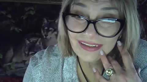 lia_raysss online show from 04/23/26, 08:22