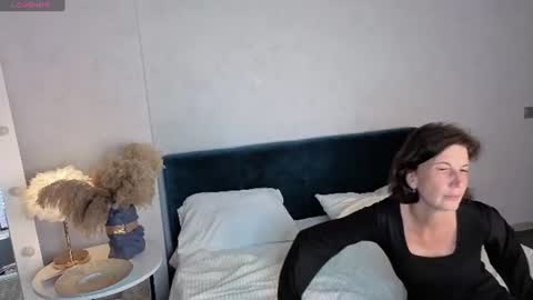 lia_reyn online show from 06/25/26, 11:59
