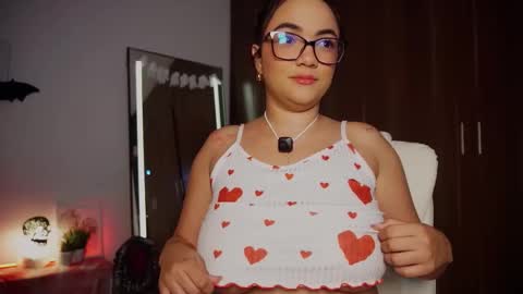 Snapshot of lia_russo_ chatting on 10/24/25, 02:46 Lia online show from 10/24/25, 02:46