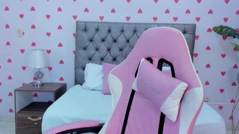 Lia  online show from 01/17/25, 12:10