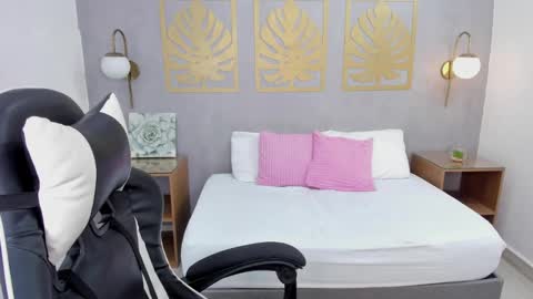 Lia  online show from 01/29/25, 05:40