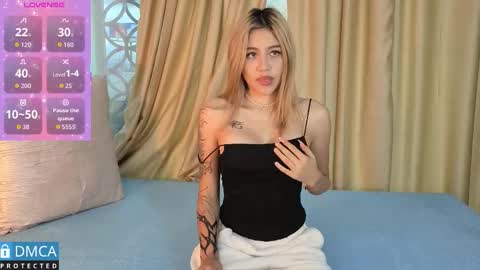 Snapshot of lia_summer1 chatting on 10/08/25, 06:27 lia summer1 online show from 10/08/25, 06:27