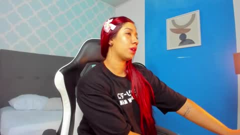 lia_violetta online show from 12/15/25, 07:29