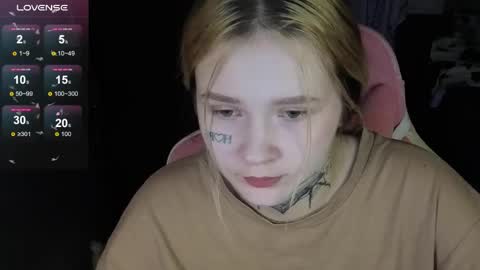 liaa_li online show from 04/16/26, 08:42