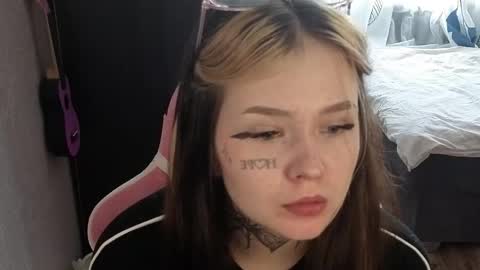 liaa_li online show from 05/06/26, 05:57