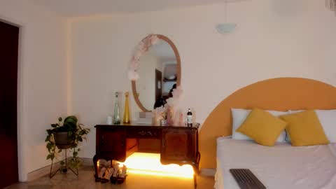   Liaa  online show from 02/17/26, 04:24