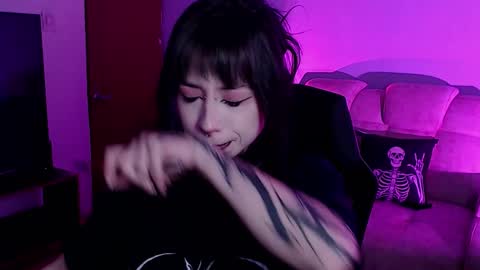 Liaa  online show from 11/27/25, 02:35