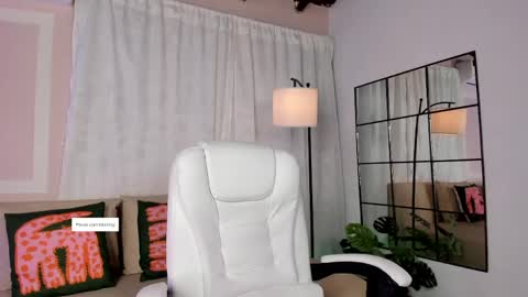Lia online show from 05/19/26, 12:33