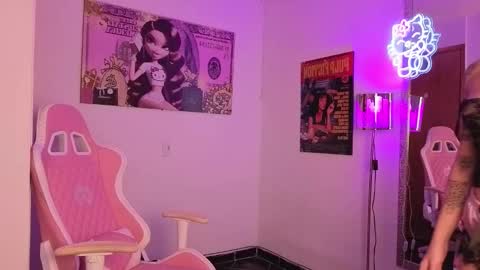 Lia Butera online show from 10/13/25, 03:12