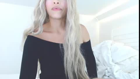 Snapshot of liadivina chatting on 11/19/25, 12:54 Lia Divina online show from 11/19/25, 12:54