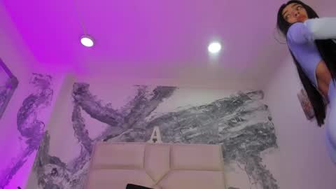 Snapshot of liaflowers chatting on 01/12/25, 06:17 Lia online show from 01/12/25, 06:17