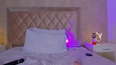 Snapshot of liaflowers chatting on 02/09/25, 08:54 Lia online show from 02/09/25, 08:54