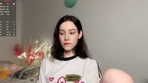 Lia  online show from 07/04/26, 09:15