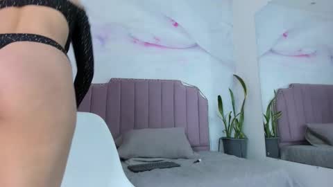 liaguzman online show from 09/12/25, 03:17