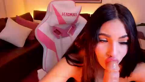 Liah online show from 09/16/25, 01:06