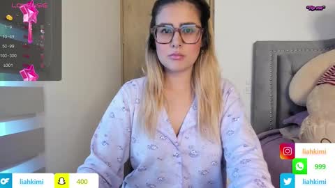 Snapshot of liahkimi chatting on 12/04/24, 10:19 Lia online show from 12/04/24, 10:19