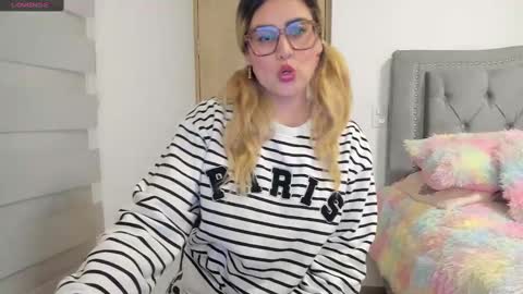 Snapshot of liahkimi chatting on 01/15/25, 02:27 Lia online show from 01/15/25, 02:27