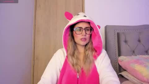 Snapshot of liahkimi chatting on 09/09/25, 02:00 Lia online show from 09/09/25, 02:00