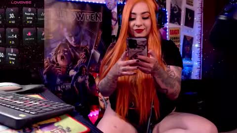 LiaKoy online show from 10/31/25, 01:06