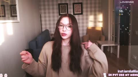 lialilia online show from 12/19/24, 10:45