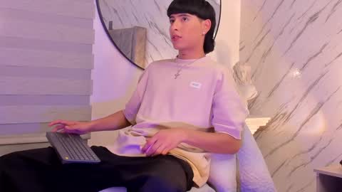 Snapshot of liam_055 chatting on 01/25/25, 04:56 Liam online show from 01/25/25, 04:56