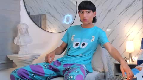 Snapshot of liam_055 chatting on 01/28/25, 03:36 Liam online show from 01/28/25, 03:36