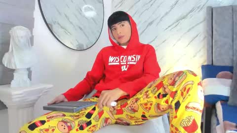 Snapshot of liam_055 chatting on 02/15/25, 04:03 Liam online show from 02/15/25, 04:03