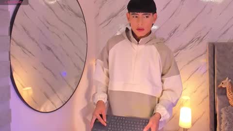 Snapshot of liam_055 chatting on 02/20/25, 03:56 Liam online show from 02/20/25, 03:56